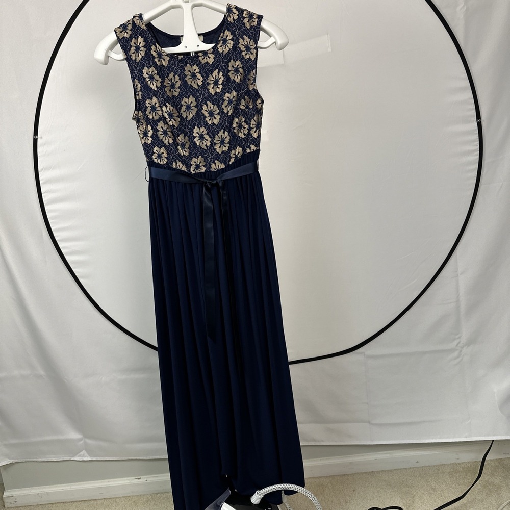 Hasn't Petite Sleeveless Navy Blue Dress Women's Sz PM Floral Lace Pleated skirt